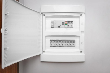 Remplacer un tableau &eacute;lectrique v&eacute;tuste change la s&eacute;curit&eacute; de toute une installation &agrave; Dole